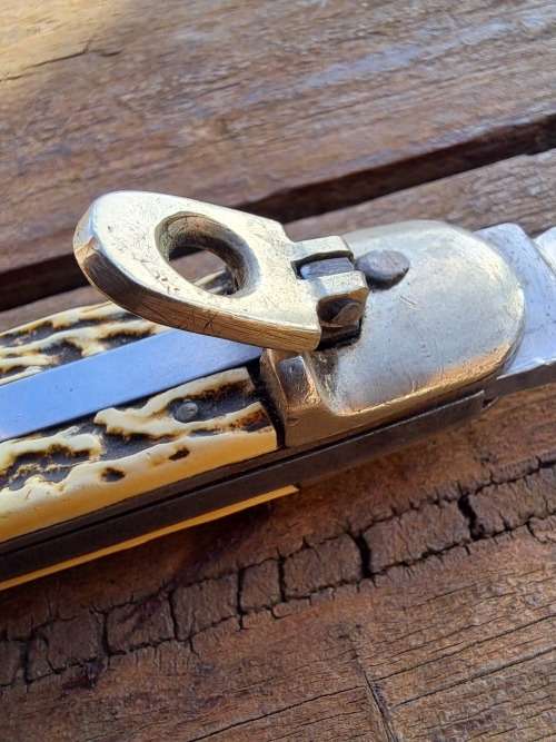 Knives & Daggers Vintage pocket knife was sold for 176.00 on 30 Apr