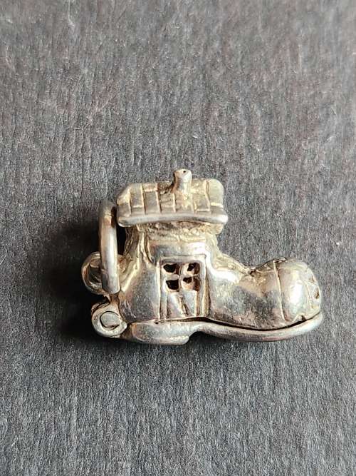 Charms & Charm Bracelets Vintage Silver Charm (Old Woman who lived in