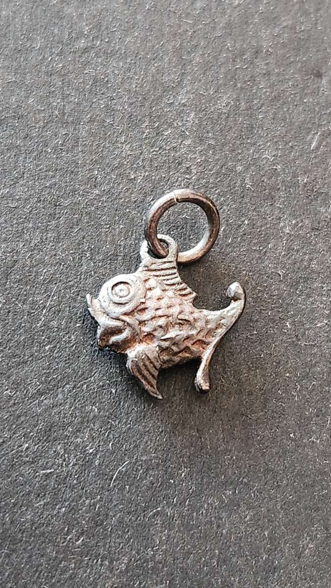 Charms & Charm Bracelets Vintage Sterling Silver Fish Charm 1.3g as