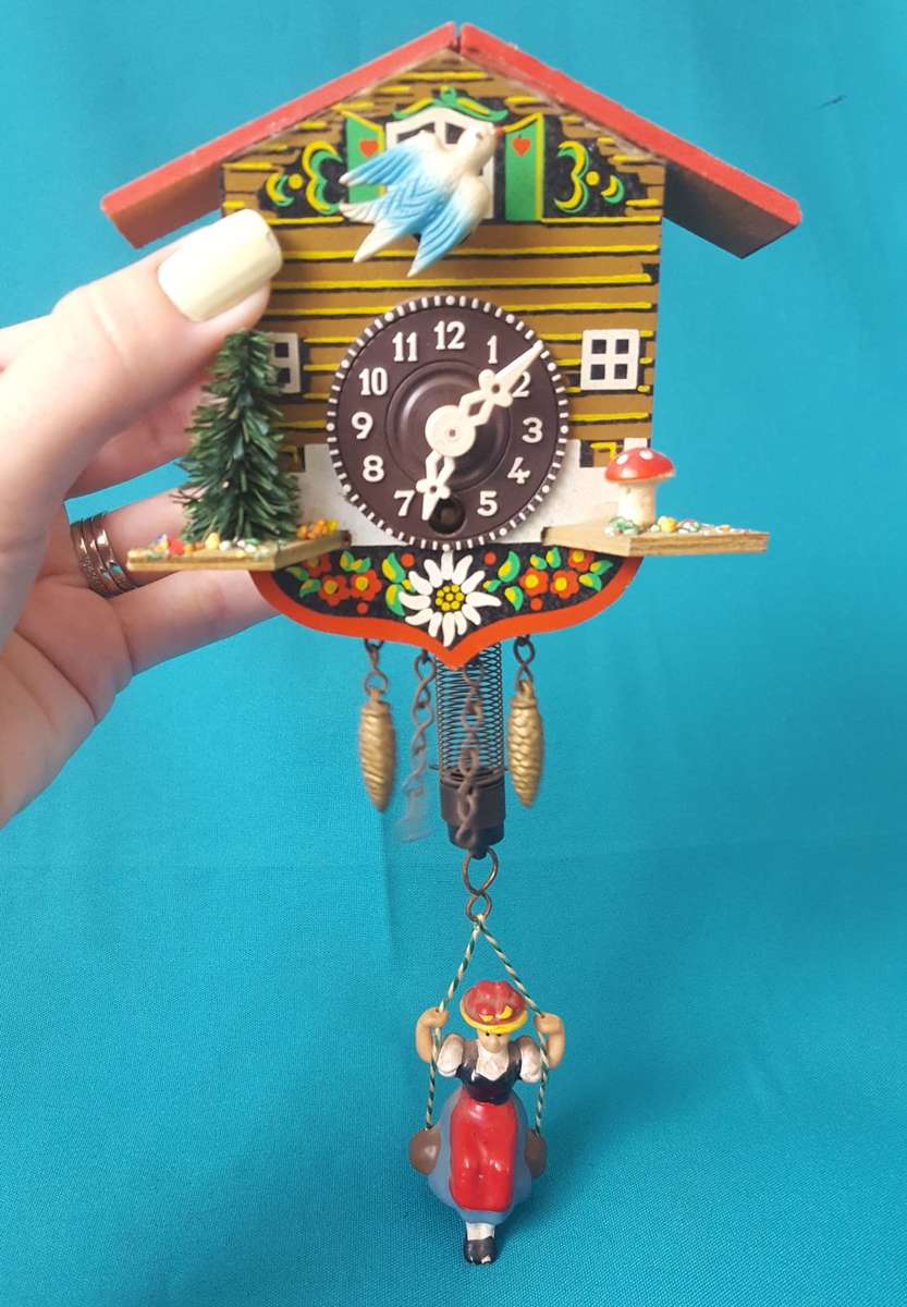 Cuckoo & Wall Clocks VINTAGE MINIATURE WINDUP CUCKOO STYLE CLOCK was