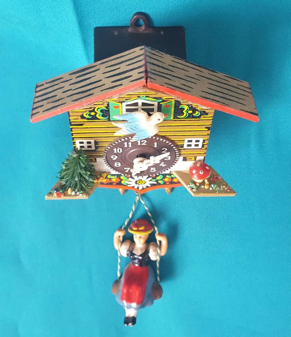 Cuckoo & Wall Clocks VINTAGE MINIATURE WINDUP CUCKOO STYLE CLOCK was