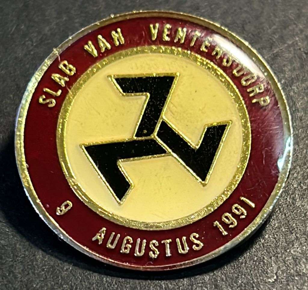 1081 Afrikaner Weerstand Beweging lapel badge (AWB) (CO2059)