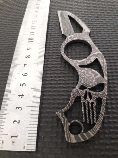 Hunting Knives Handmade DAMASCUS Steel THE PUNISHER !!!! NECK Knife