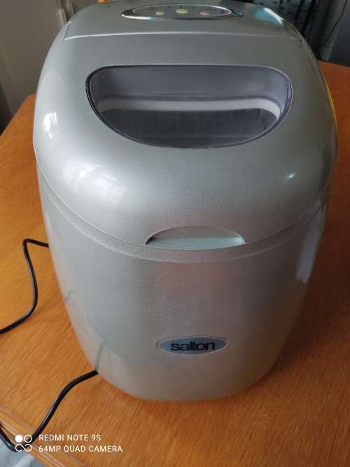 Ice Machines Salton Ice Maker 12/15KG was sold for R1,150.00 on 22