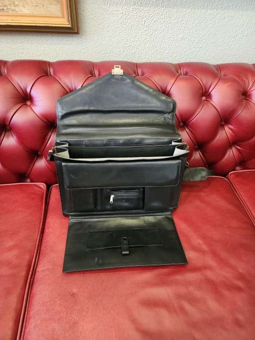 Cases & Bags Black Leather Messenger Laptop Bag for sale in Johannesburg (ID590650577)
