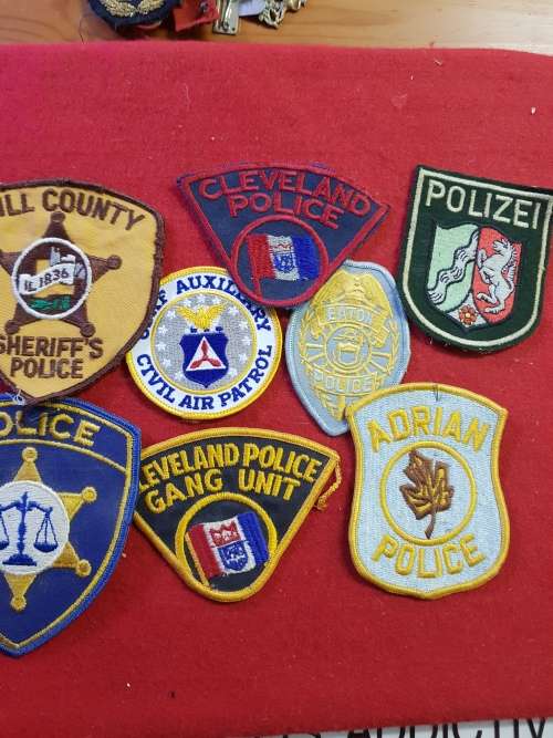 International Badges & Insignia - AMERICAN POLICE SHOULDER BADGES was ...