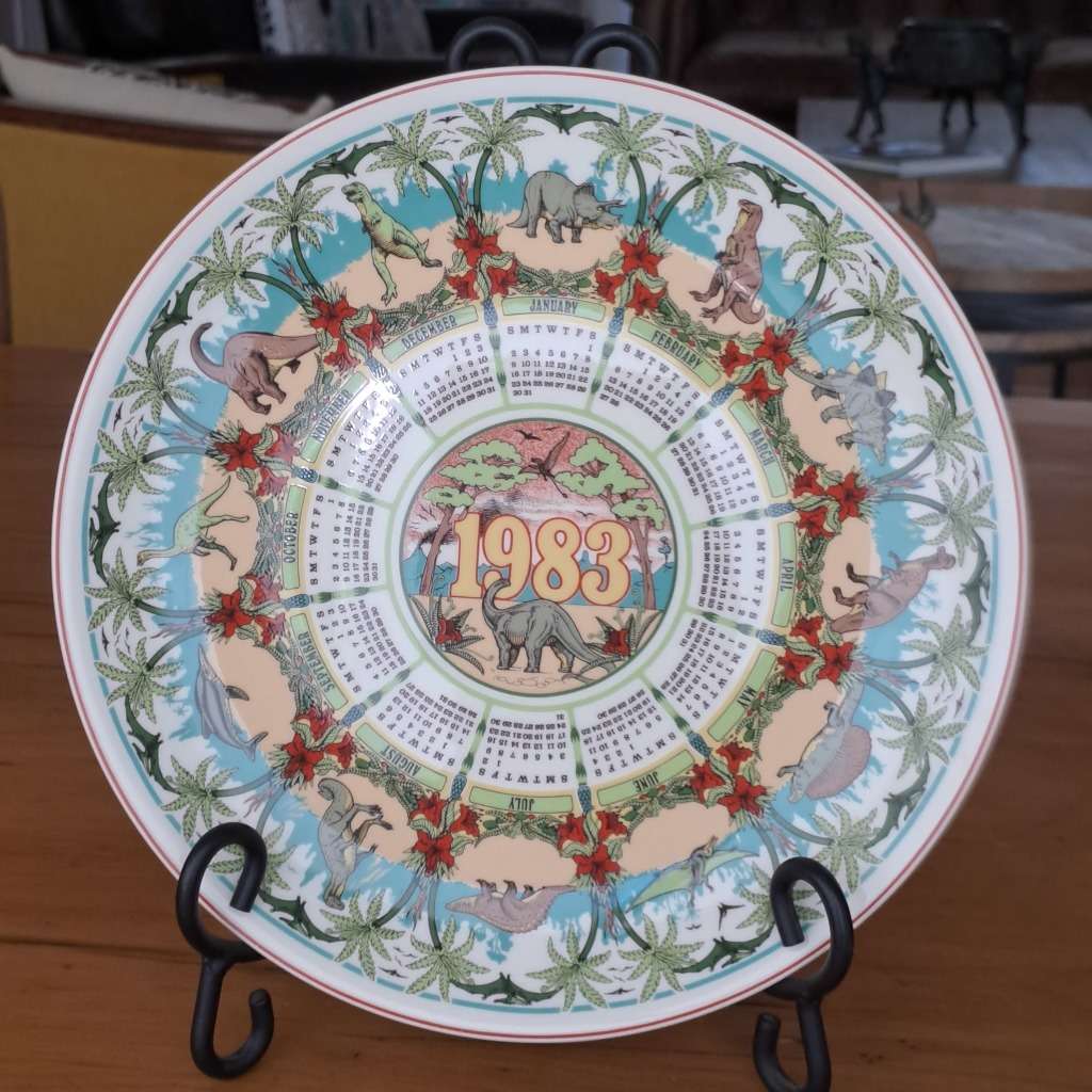 English Porcelain Wedgwood Calendar Plate 1983 The Age of Reptiles