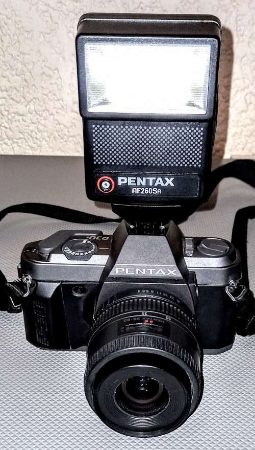 35mm SLR Pentax P30T Manual Focus 35mm Film Camera with Flash in