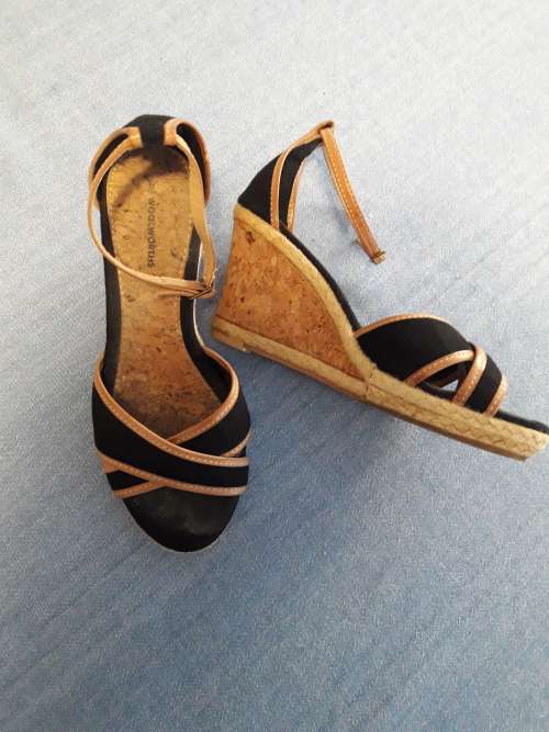 Heels BLACK AND TAN WEDGE HEELS (SIZE 6 WOOLWORTHS) was sold for R50