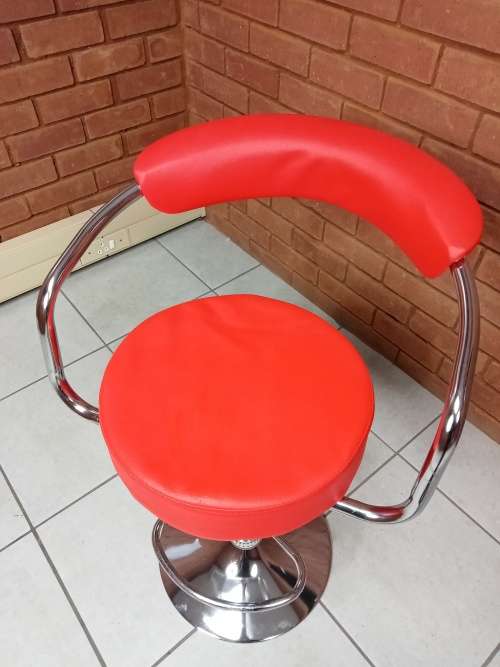 Chairs Bar Stools with Arms and Chrome Base 1 Red (Secondhand) for