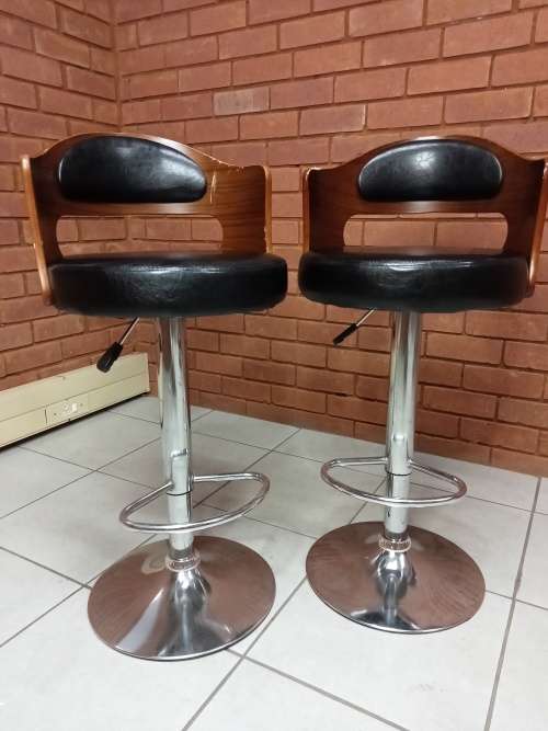 Chairs Bar Stools Black (Secondhand) was sold for R601.00 on 18 Jun