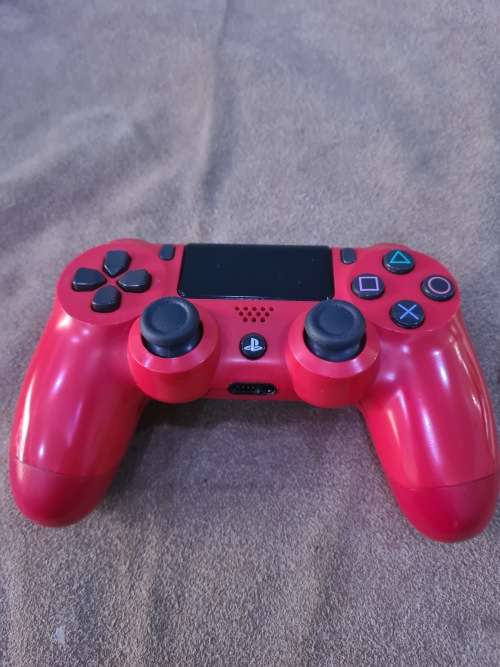 Controllers & Remotes PLAYSTATION 4 WIRELESS CONTROLLER was sold for