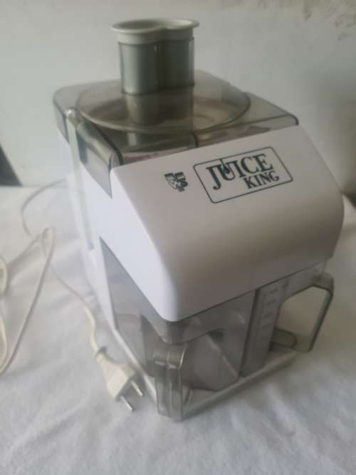 Juicers JUICE KING JUICE MAKER*(WORKS) was sold for R260.00 on 9 Jun