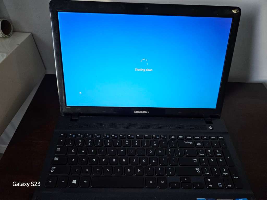 Laptops & Notebooks Samsung I5 laptop was sold for R1,655.00 on 5 Nov