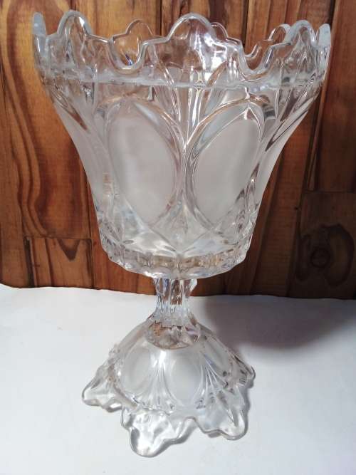 Vases Solid Decorative Crystal Vase on Stand for sale in Johannesburg