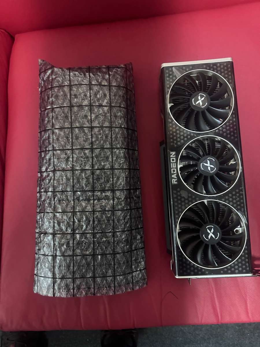 Graphics & Video Cards XFX Radeon RX 6800 Speedster MERC 319 Core RX