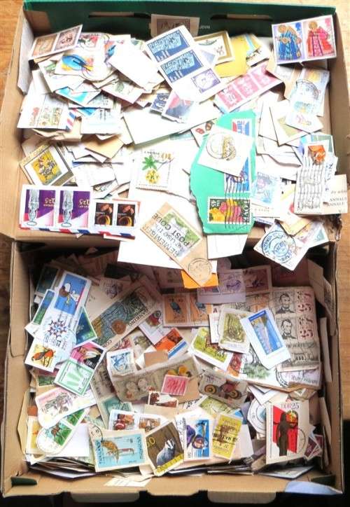 Bulklots and Thematic Collections - @@LOW START@@ Shoebox Full of World ...