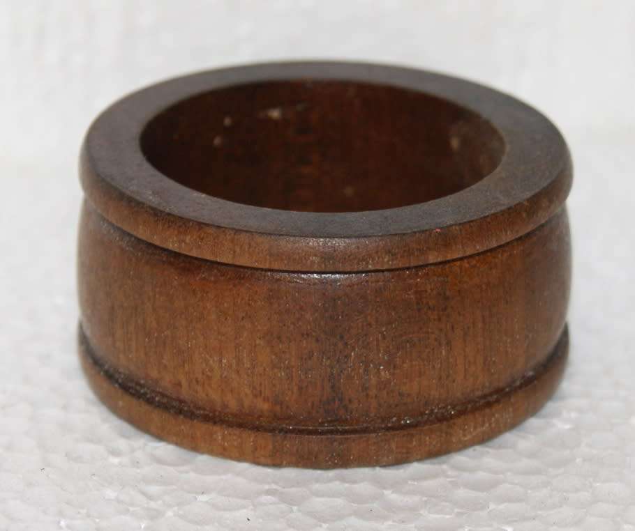 Wooden Vintage Treen Serviette Ring CCCRRRAAAZZZYYY R1 START