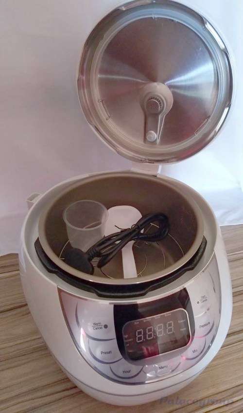 Pressure Cookers Russel Hobbs Electrical Pressure Cooker (RHEP5) 5 Liter Non Stick Coating