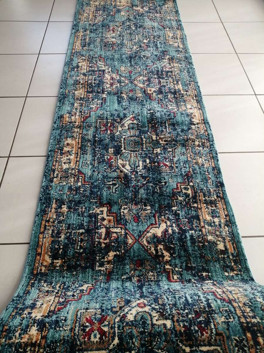 Rugs & Carpets Beautiful , Vibrant , Modern , Excellent Quality