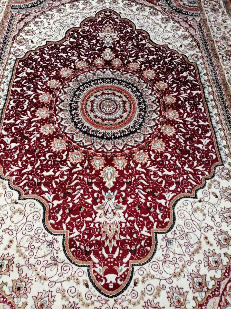 Rugs & Carpets Beautiful , Vibrant , Modern , Excellent Quality