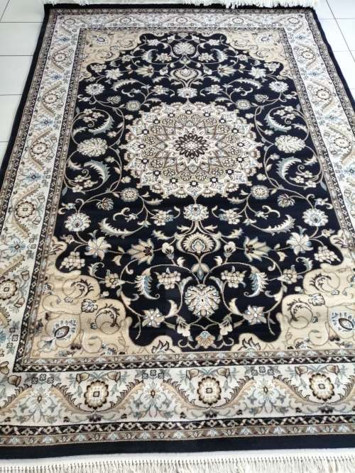 Rugs & Carpets Beautiful , Vibrant , Modern , Excellent Quality