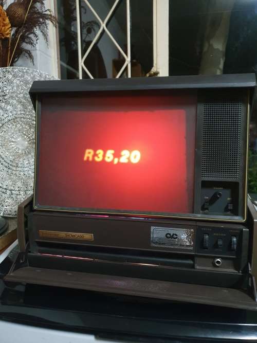 Projectors Rare Vintage Showcase 2050 ME Portable Projector