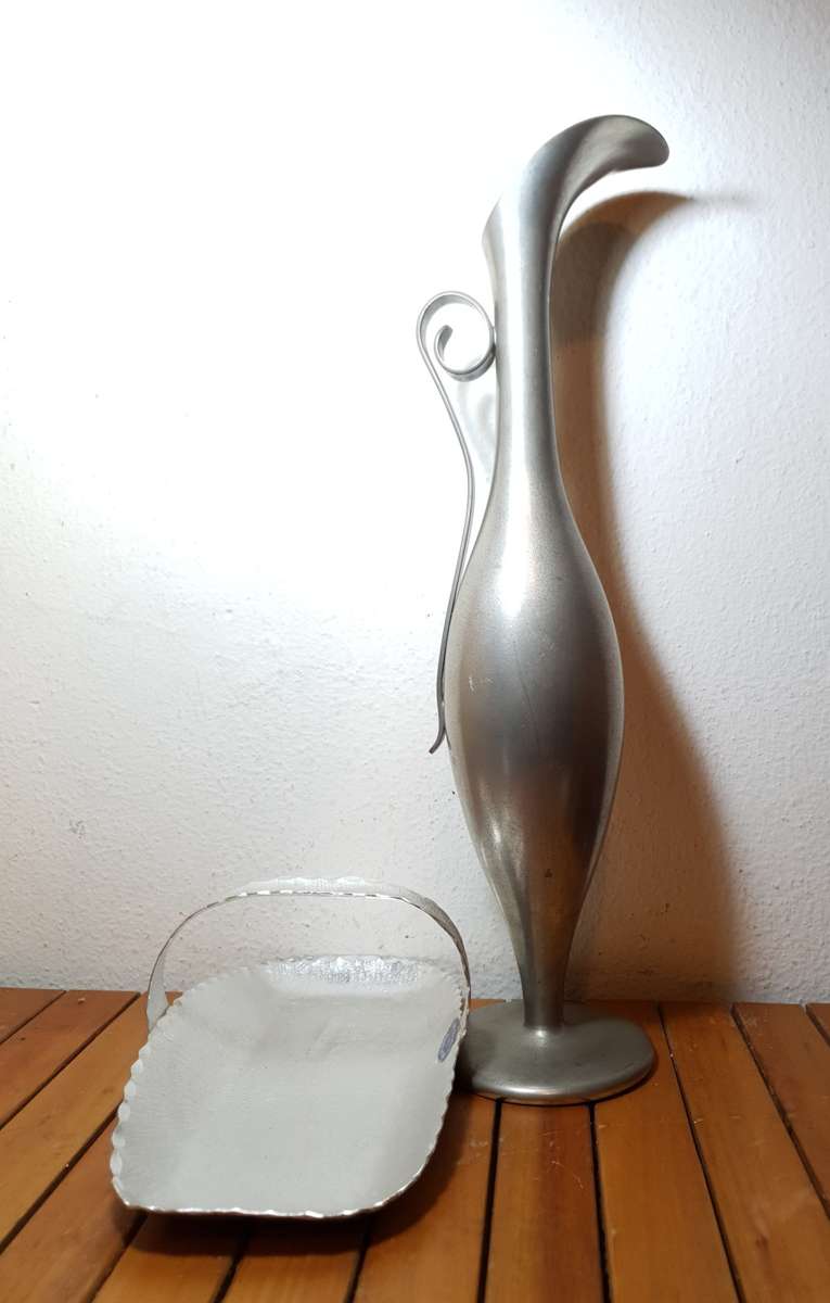 Pewter NO RESERVE AUCTION PAIR OF VINTAGE LARGE HOLLAND PEWTER VASE
