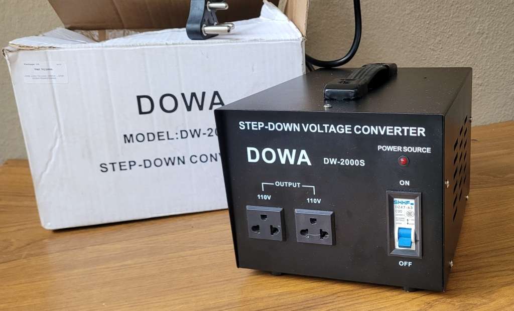 Voltage Regulators - UNUSED DOWA 220v-110v, 2000VA Step-Down ...