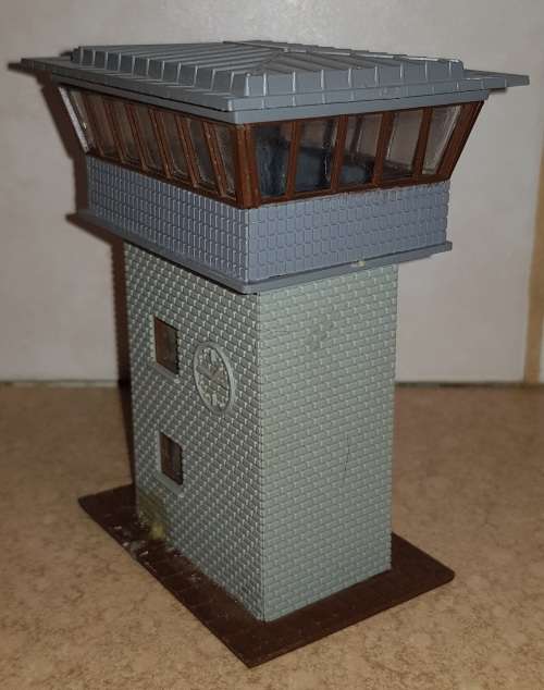 Other HO Airport Control Tower was sold for R30.00 on 5 Feb at 1816