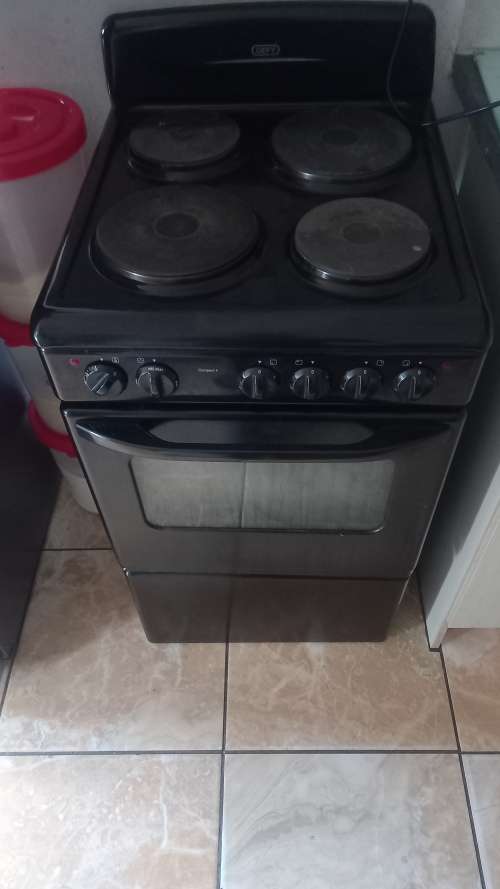 Freestanding 4 plate stove for sale was listed for R700.00 on 15 Mar