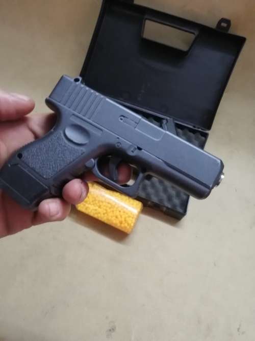 Airsoft Guns METAL PISTOL AIRSOFT GUNS IN CASE WITH BOTTLE OF BULLETS