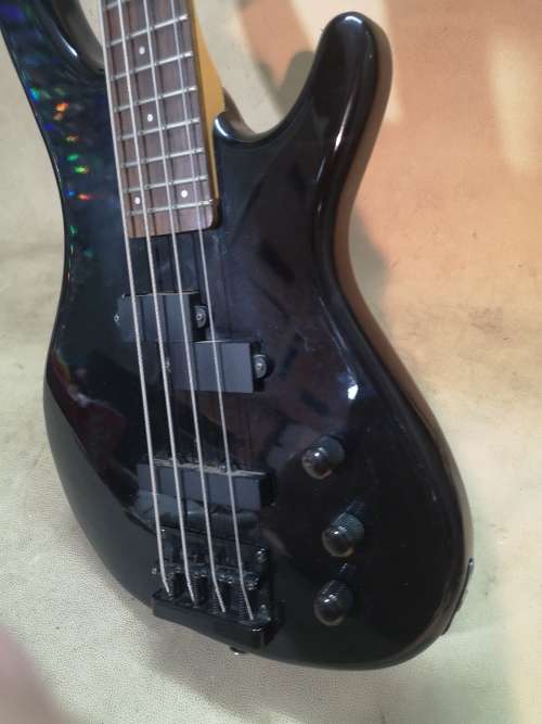Bass Guitars CHECK OUT THIS AMAZING HARTKE ELECTRIC 4 STRING BASS