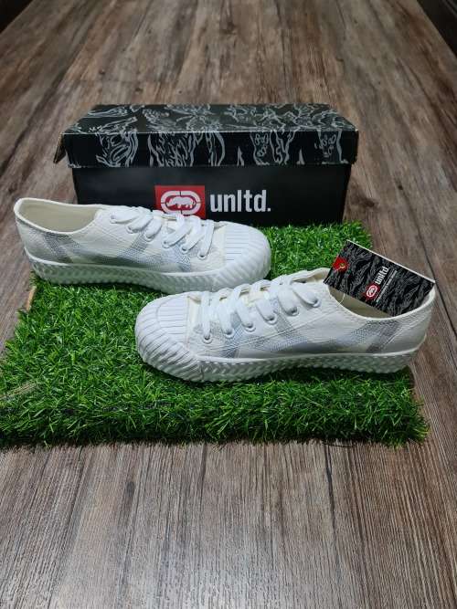 Sneakers NEW ORIGINAL UNISEX UK 8 SNEAKER ( SEE DESCRIPTION) was sold