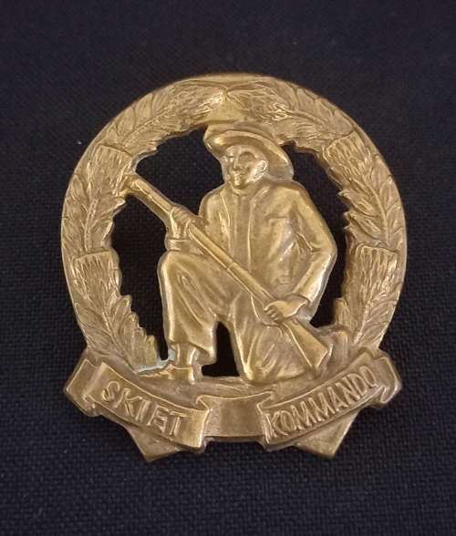 South African Army Skiet Kommando Cap Badge X44 for sale in Stilbaai