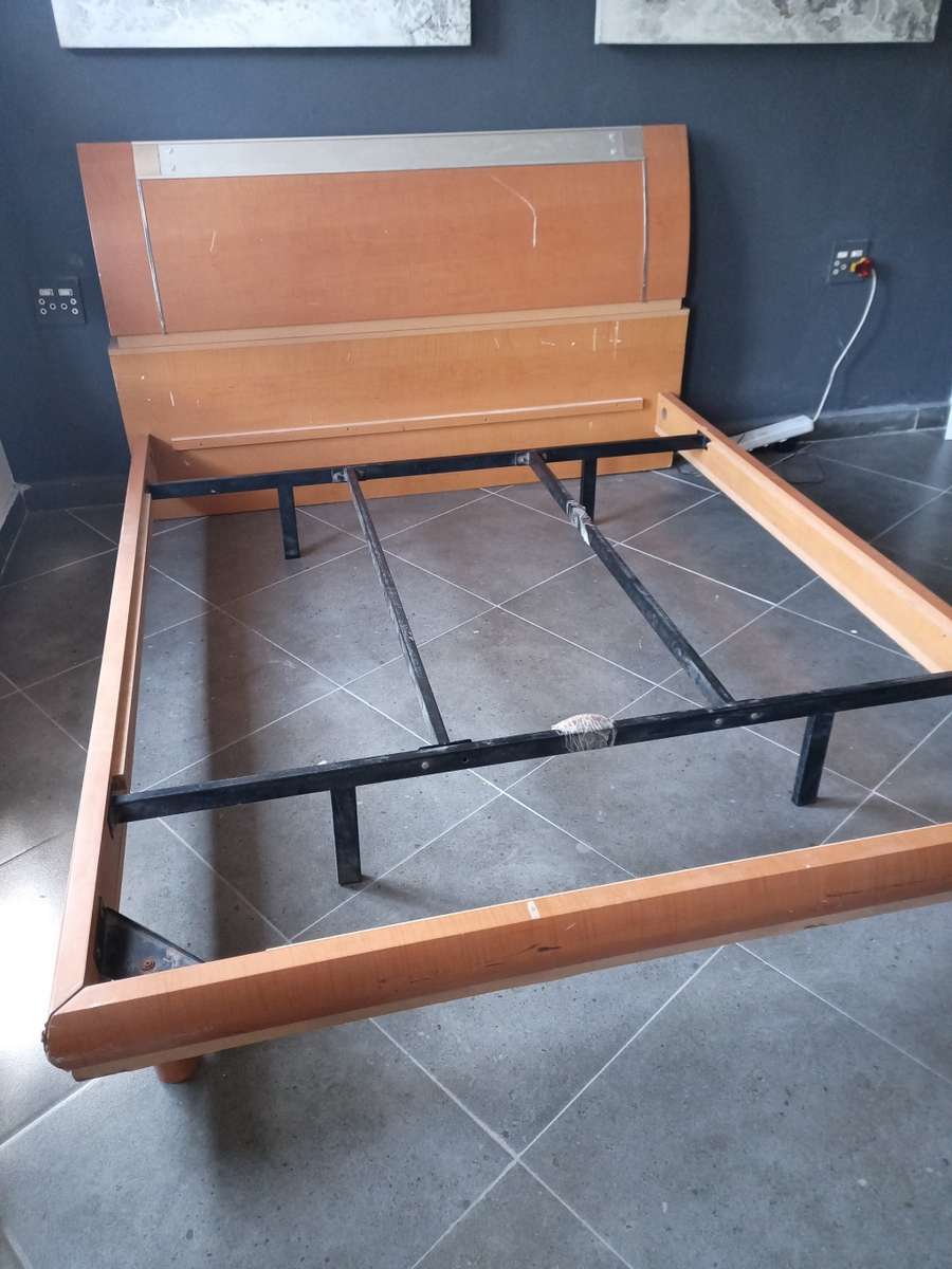 Headboards Vintage Headboard & base frame Queen size for sale in