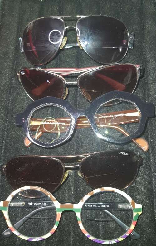 Sunglasses A COLLECTION OF QUALITY BRANDED SUNGLASSES SOLD AS IS for