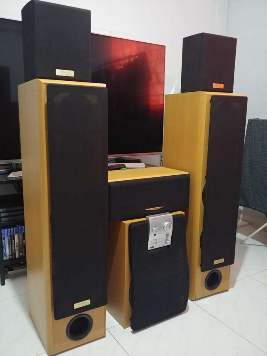 Speakers & Speaker Systems Kenwood Complete 5.1 surround speaker set
