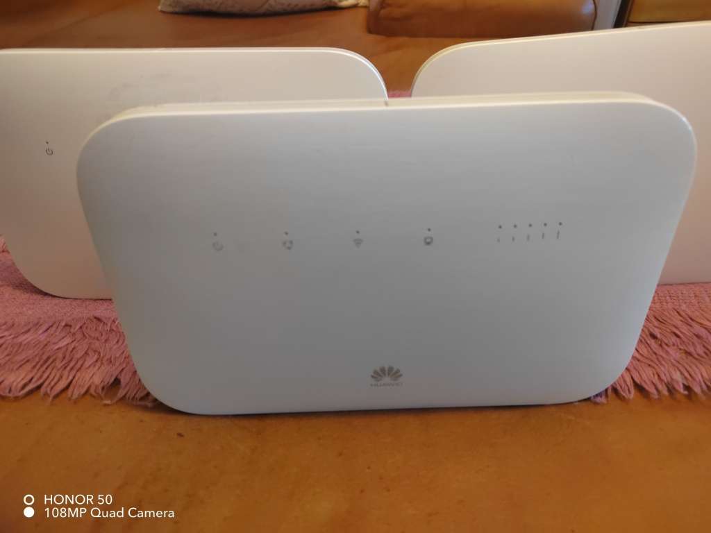 Modems Huawei B612233 4G Lte router (It take a SIM CARD) for sale in