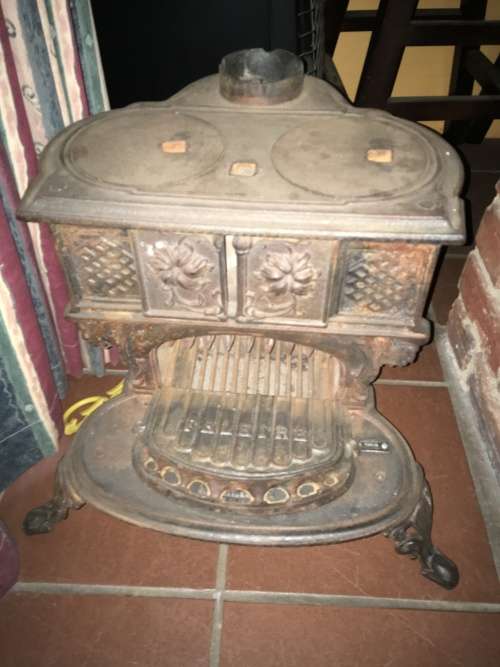Other Antiques & Collectables Queen Anne stove was sold for R2,800.00