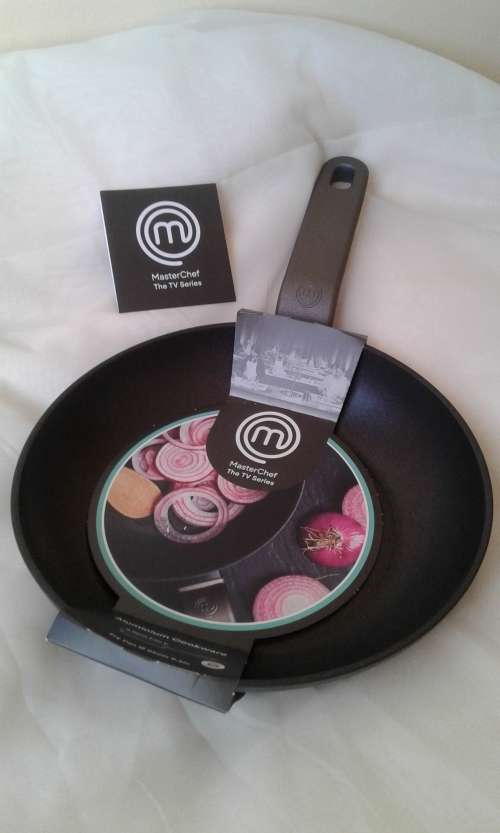 Pans Top Quality Masterchef NonStick Cookware 24cm Frying Pan New!! was sold for R699.00 on