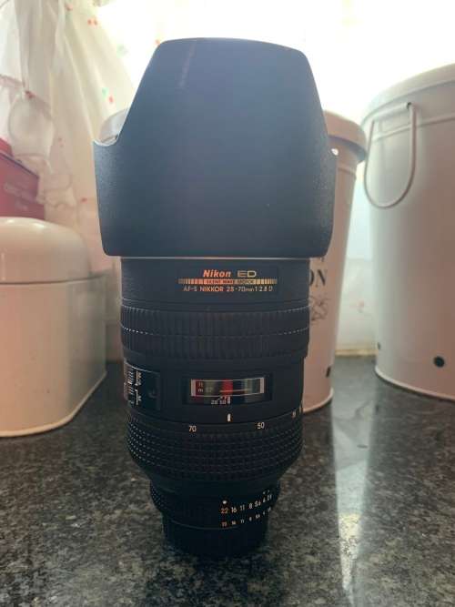 Lenses Nikon 2870mm f/2.8 Full Frame Lens. (Please read the