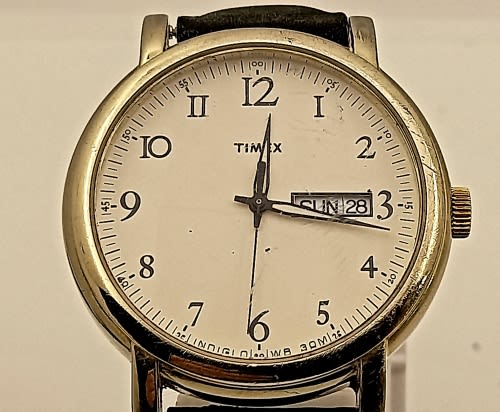 Men's Watches - Pre-owned Vintage TIMEX Indiglo Quartz watch working with  new lithium battery leather strap was listed for  on 17 Dec at 12:31  by kiepersol1 in Johannesburg (ID:539849709)