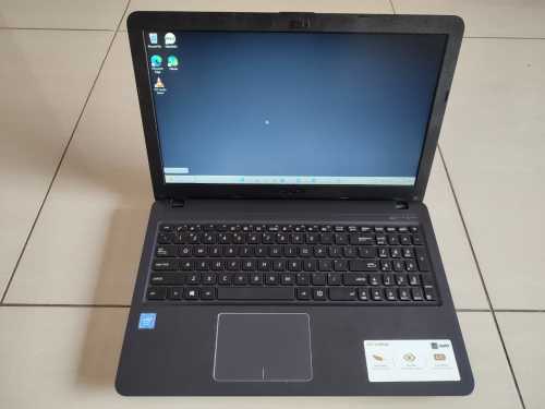 Laptops & Notebooks - Asus Laptop R2000 was sold for R2,000.00 on 27 ...