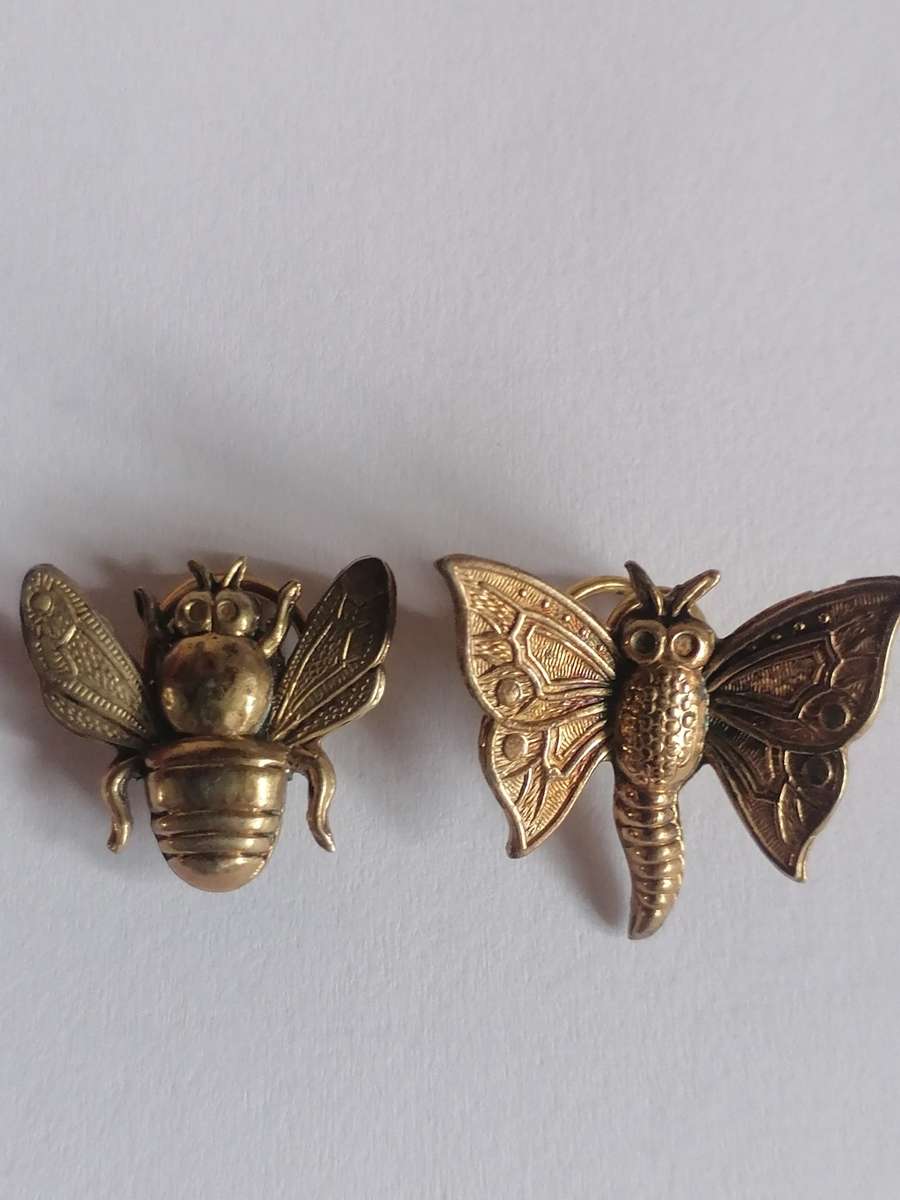 Brooches 2x VINTAGE SOLID SILVER, GOLD PLATED BROOCHES IN VERY GOOD