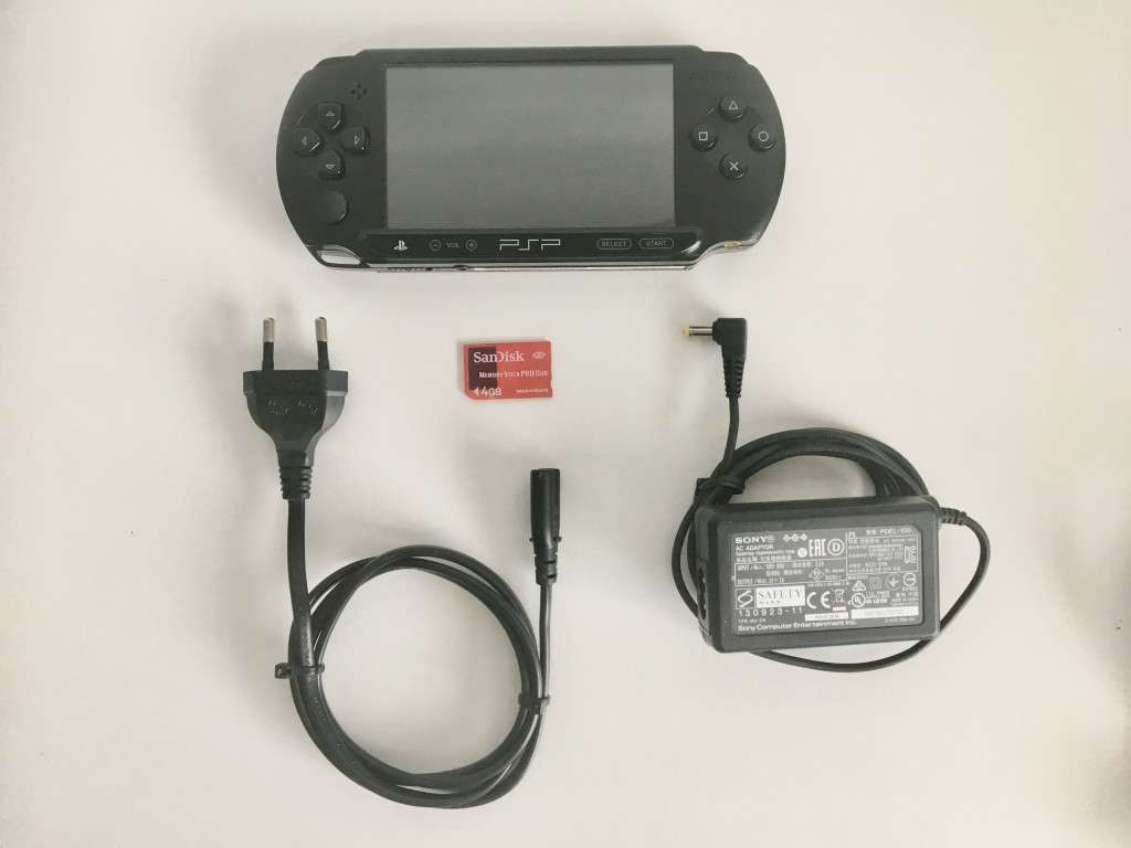 PlayStation PSP Street PSPE1004 Console With Charger and 4GB Memory Card Good Condition! was