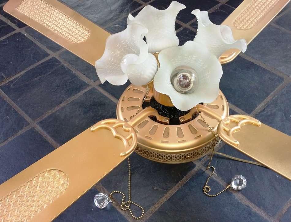 Appliances MAGNIFICENT MAJESTIC CEILING FAN WITH FOUR LIGHTS AND