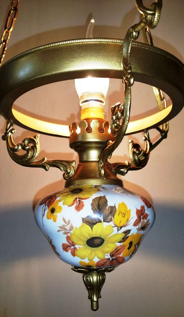 Chandeliers GILT AND PORCELAIN DELICATE PARLOUR CHANDELIER was sold