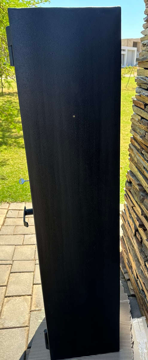 Safes NEW 3 Rifle Safe with shelf for ammunition and a pistol (SABS