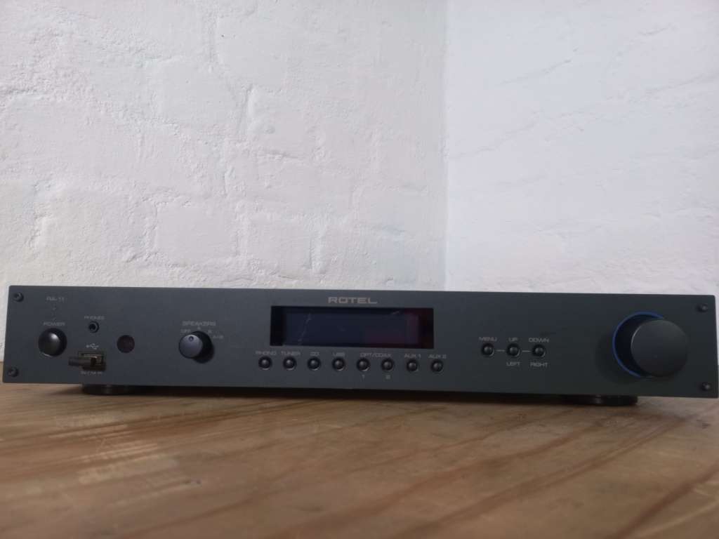 Amplifiers & Processors Rotel RA11 Stereo Integrated Amplifier for